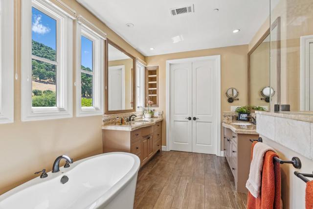 1405 Lakeview Court, San Martin CA: https://media.crmls.org/mediaz/ea994ee5-955b-4c1e-ab3f-d37111036fa6.jpg