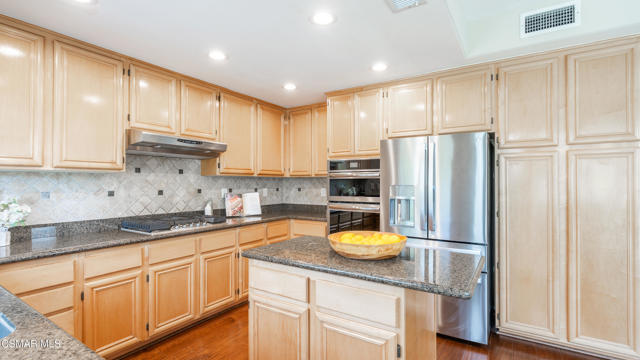 1796 Rock Spring Street, Newbury Park CA: https://media.crmls.org/mediaz/ea9967ff-51d2-41ca-afc5-0b4b9aa536e9.jpg