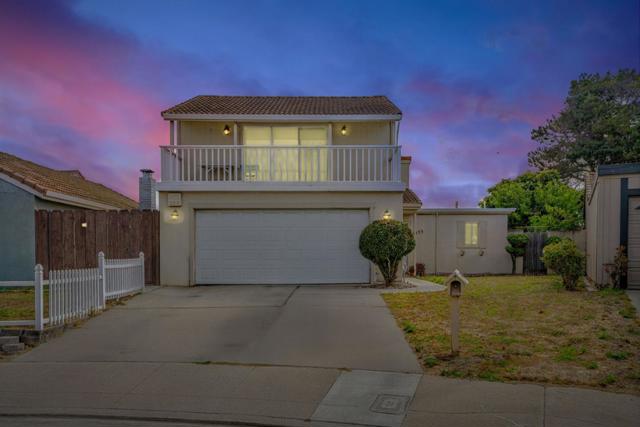 1055 Howe Circle, Salinas CA: https://media.crmls.org/mediaz/ea9980cc-1f11-4215-810f-4089a2a7c8fd.jpg