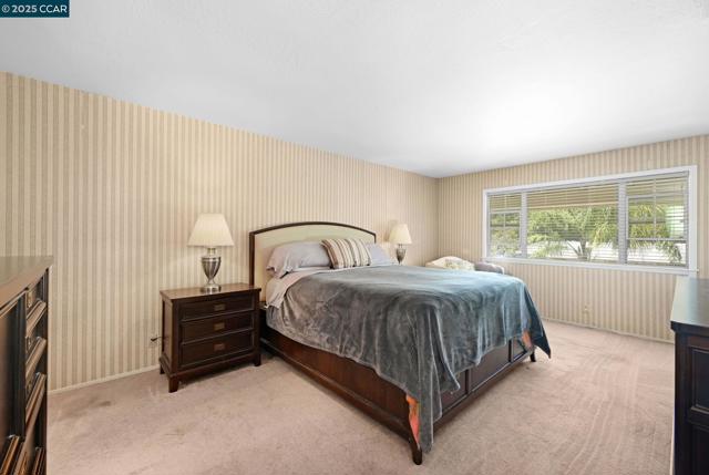 35 Alta Sierra Pl, Alamo CA: https://media.crmls.org/mediaz/ea99ff31-599f-4ca4-96e7-9d083db2efab.jpg