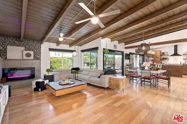 Image 6 of 33 For 8730 Encino Avenue