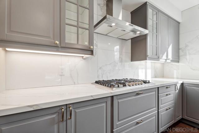 4954 Caminito Vista Lujo, San Diego CA: https://media.crmls.org/mediaz/ea9a214f-d1fa-4085-89a8-2d36c98b268f.jpg