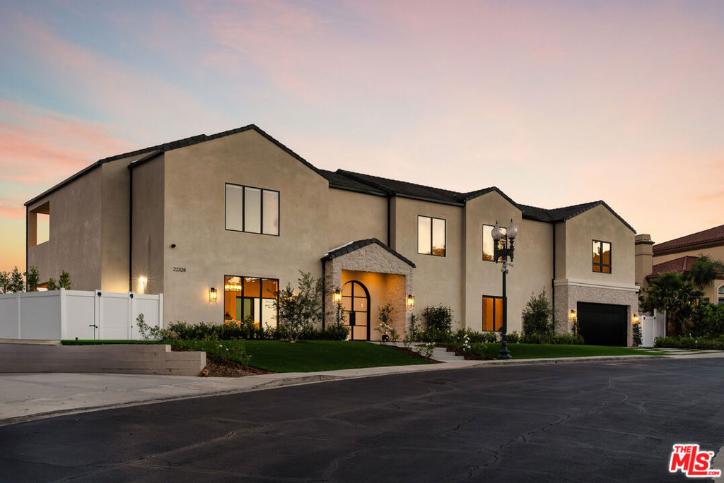 22328 S Summit Ridge Circle