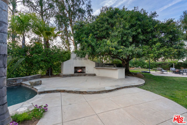 633 Noble Road, Simi Valley CA: https://media.crmls.org/mediaz/ea9a296b-fc9a-4414-a277-60c147746366.jpg