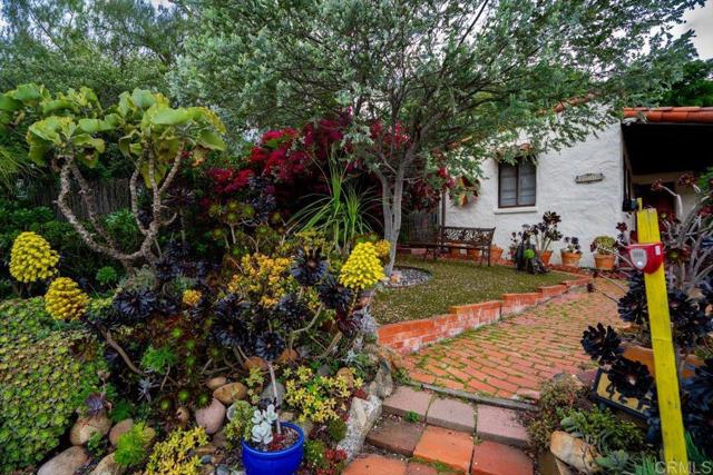 4210 Black Mountain Road, La Mesa CA: https://media.crmls.org/mediaz/ea9a3318-d007-4c28-8967-ef4722eac83e.jpg