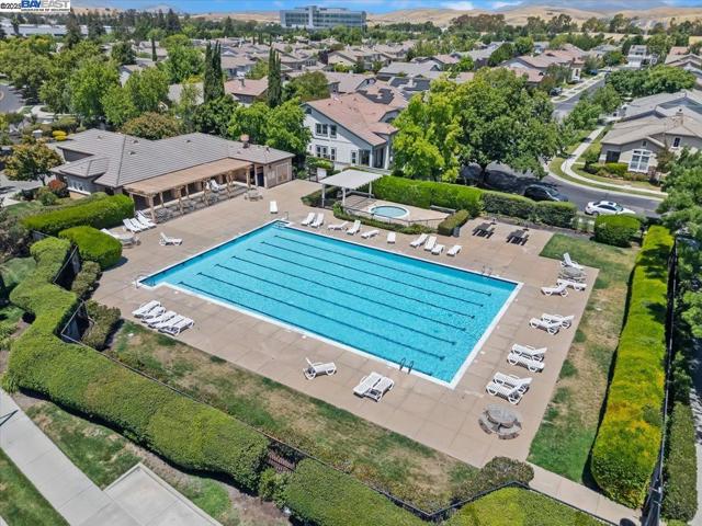 4946 Sequoia Ave, Dublin CA: https://media.crmls.org/mediaz/ea9aa6a3-5146-40c6-b038-b62cf40a5a57.jpg