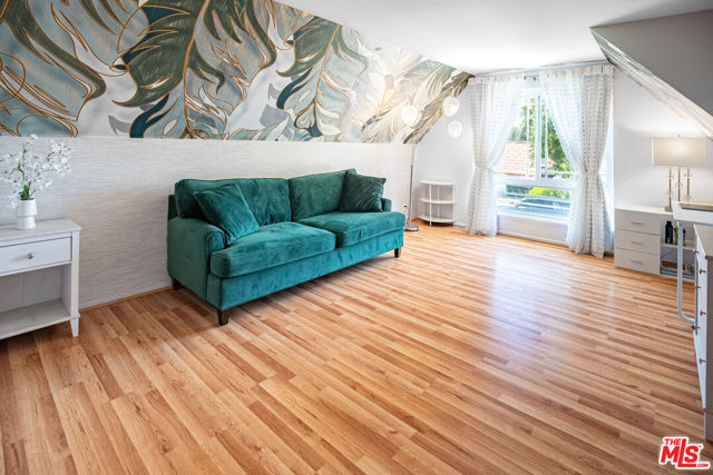 27003 Rio Prado Drive, Valencia CA: https://media.crmls.org/mediaz/ea9b0900-8f80-43f0-bb1c-3066c614e040.jpg
