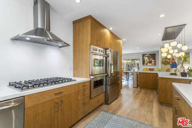 6570 Lakeridge Road, Los Angeles CA: https://media.crmls.org/mediaz/ea9b42df-9d18-450d-85a1-732a82217d93.jpg