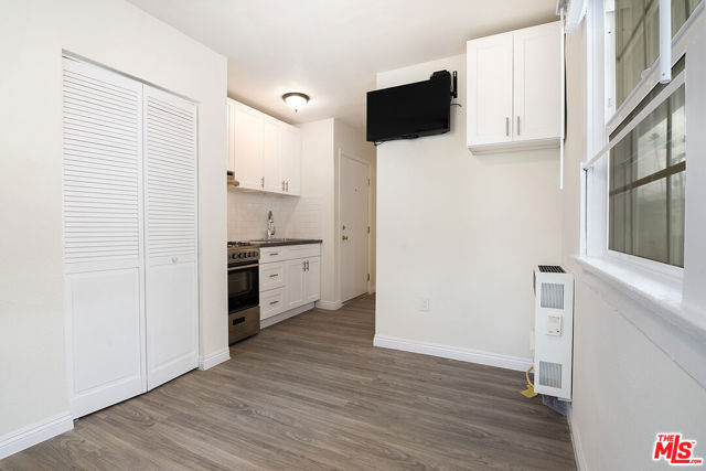 1732 N Wilton Place, Los Angeles CA: https://media.crmls.org/mediaz/ea9b5446-76ac-4067-a42a-e167bcdcd382.jpg