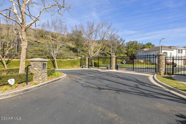 2787 Stonecutter Street, Thousand Oaks CA: https://media.crmls.org/mediaz/ea9b7ce3-05ec-4082-a7b8-ac0fce35c9b3.jpg