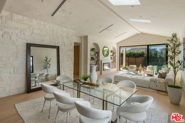 4029 East Boulevard, Los Angeles CA: https://media.crmls.org/mediaz/ea9ba3c7-ae11-450f-bffa-bbc2f1e31655.jpg