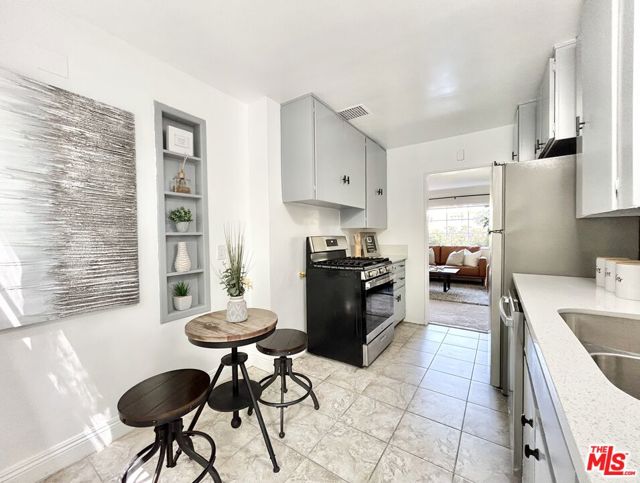 5162 Village, Los Angeles CA: https://media.crmls.org/mediaz/ea9bf230-abd6-4be1-8f1d-43150d4fd214.jpg