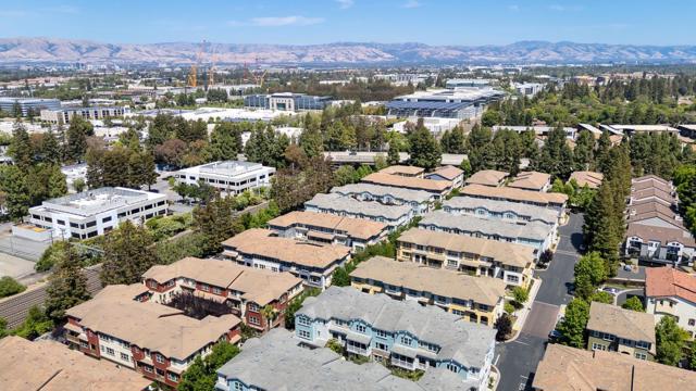 129 Ivory Palm Terrace, Sunnyvale CA: https://media.crmls.org/mediaz/ea9c899b-878f-4ce2-b699-c37f8797dc43.jpg