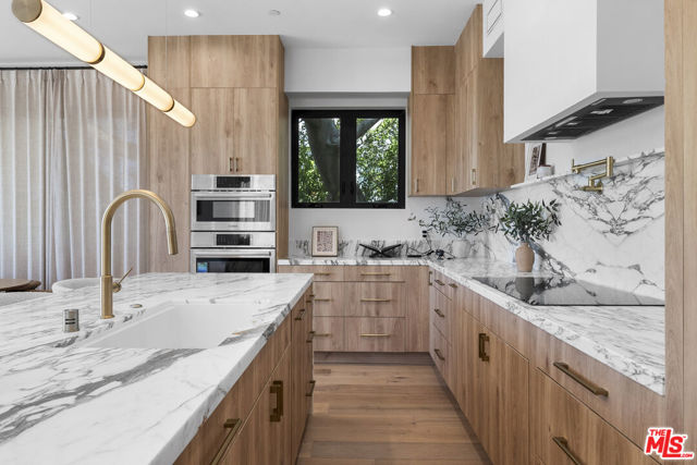 812 W Avenue 37, Los Angeles CA: https://media.crmls.org/mediaz/ea9ce87b-3095-4950-bc0d-03ddf76a119c.jpg