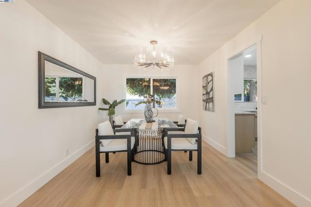 1568 Fallen Leaf Dr, Milpitas CA: https://media.crmls.org/mediaz/ea9d2831-0d08-492c-9fef-6efd81c42237.jpg