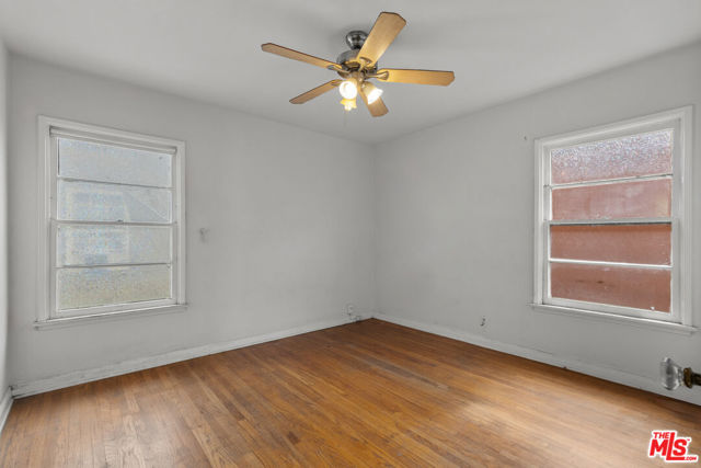 2610 1/2 7th Avenue, Los Angeles CA: https://media.crmls.org/mediaz/ea9d3d30-231c-4dd4-ac98-a459d347e3ef.jpg