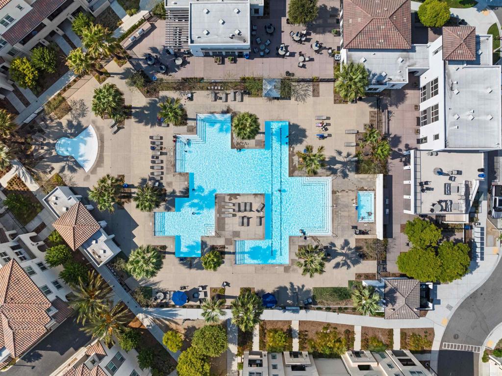 https://media.crmls.org/mediaz/ea9d5807-b6b7-4194-9e2d-48a851a85d4a.jpg?preset=X-Large
