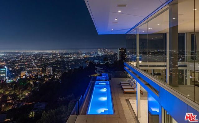 9150 Oriole Way, Los Angeles CA: https://media.crmls.org/mediaz/ea9dbb14-d444-4890-96fd-2a9ee487e66b.jpg