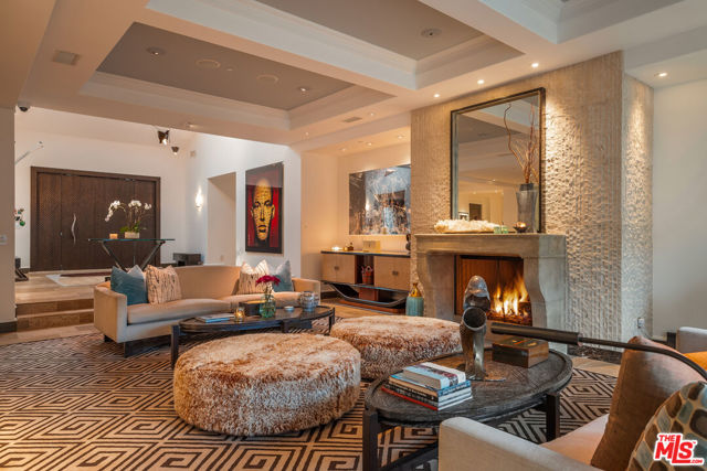25029 Abercrombie Lane, Calabasas CA: https://media.crmls.org/mediaz/ea9dbfd5-70b1-4666-b8db-a6e460b33afd.jpg
