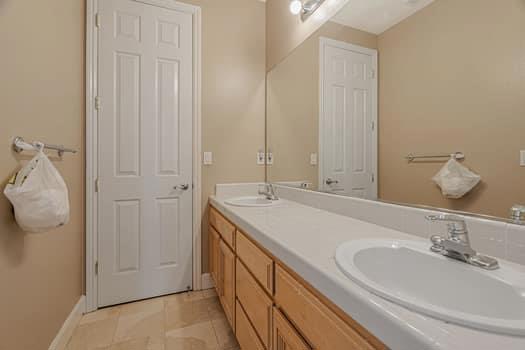 2557 Bentley Ridge Drive, San Jose CA: https://media.crmls.org/mediaz/ea9ee404-22e1-4c2a-a168-95f8b561450e.jpg