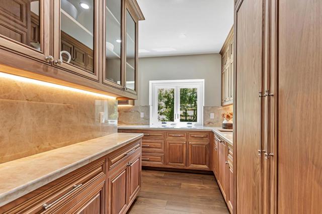 15681 Kennedy Road, Los Gatos CA: https://media.crmls.org/mediaz/ea9efe95-f1ce-4778-b195-d2e22d397a58.jpg