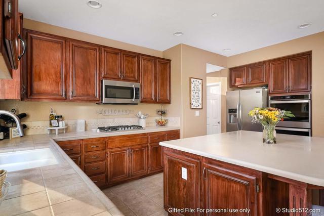 14215 Augusta Drive, Valley Center CA: https://media.crmls.org/mediaz/ea9f28bb-b20d-4508-a05d-5aaa65b12d66.jpg