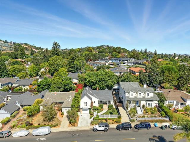 1968 Arroyo Avenue, San Carlos CA: https://media.crmls.org/mediaz/ea9f980f-84eb-438e-87a7-0ac0c6e4f2a3.jpg