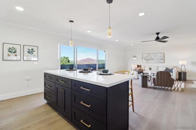 4367 Summit Dr, La Mesa CA: https://media.crmls.org/mediaz/ea9fa91e-f66e-40ba-be4e-f916eeb42e64.jpg