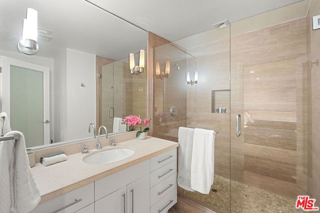 8514 Hillside Avenue, Los Angeles CA: https://media.crmls.org/mediaz/eaa01224-e5c4-4982-809c-c08022b41592.jpg