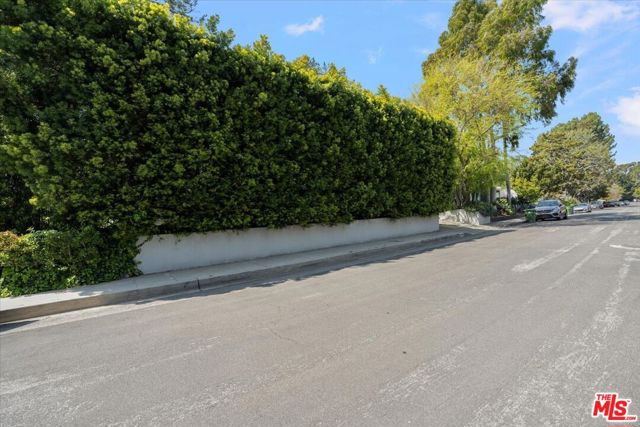 3055 Nichols Canyon Road, Los Angeles CA: https://media.crmls.org/mediaz/eaa03a49-f1a1-4fda-9db8-97adb63e9c23.jpg