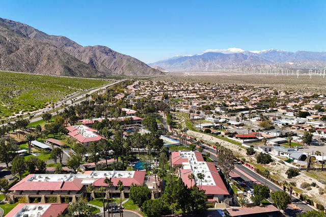 675 N Los Felices W Circle, Palm Springs CA: https://media.crmls.org/mediaz/eaa0ad68-b561-4241-a37c-4ec355d2506c.jpg