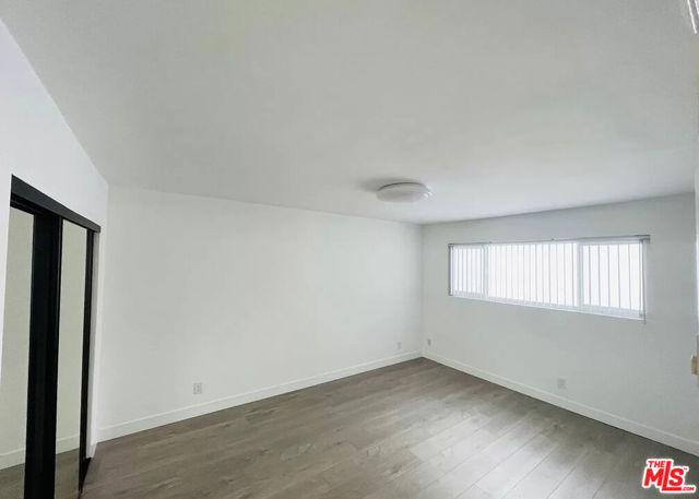 1009 N Edinburgh Avenue, West Hollywood CA: https://media.crmls.org/mediaz/eaa0b50f-8809-46af-b59d-3fe13cc84e5a.jpg