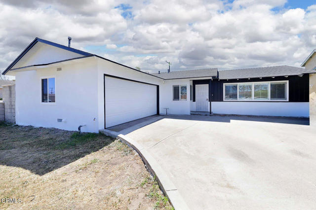 Detail Gallery Image 2 of 32 For 3911 S G St, Oxnard,  CA 93033 - 3 Beds | 2 Baths