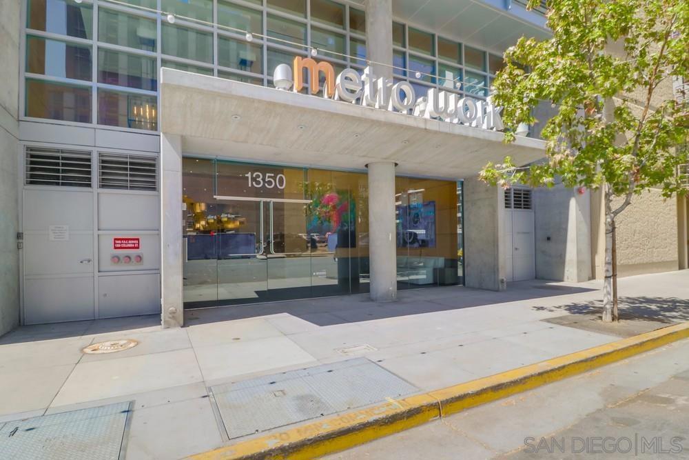 MLS #250032382SD img 3