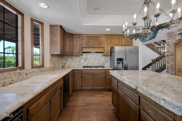 11395 Highridge Court, Camarillo CA: https://media.crmls.org/mediaz/eaa1cae5-6d26-444d-86f2-ba890fa6387d.jpg
