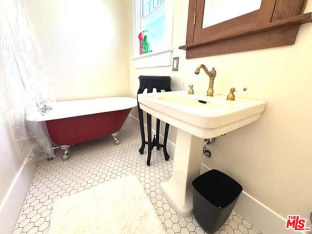 334 Belmont Avenue, Los Angeles CA: https://media.crmls.org/mediaz/eaa2d1a9-e978-419a-82a3-b9a0d60cd041.jpg
