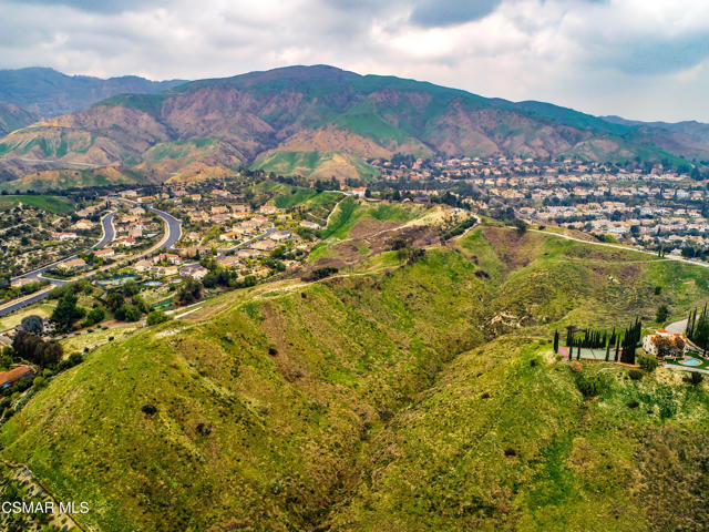 17900 Bull Canyon Road, Granada Hills CA: https://media.crmls.org/mediaz/eaa34b43-06c1-477f-8a1b-c132fda91afa.jpg