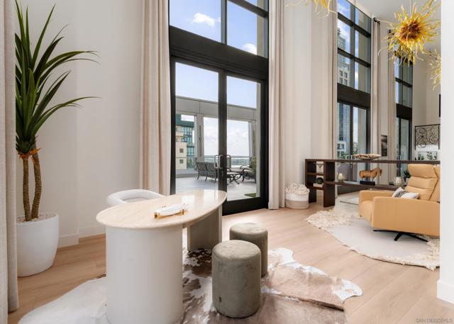 645 Front St, San Diego CA: https://media.crmls.org/mediaz/eaa38dfd-15a2-49d0-a829-83f3bf8fe161.jpg