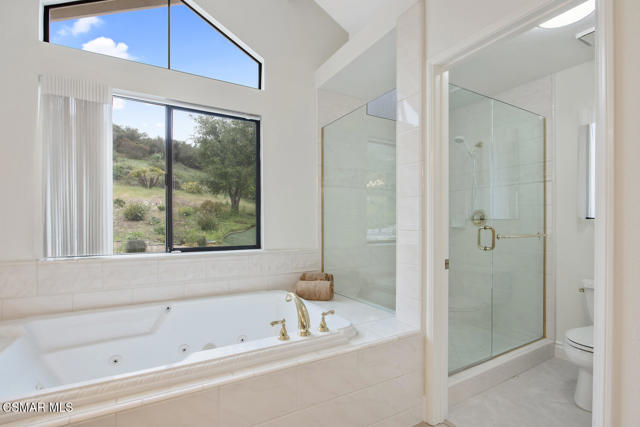 790 Spring Canyon Place, Thousand Oaks CA: https://media.crmls.org/mediaz/eaa50d68-6727-4420-9d15-bfc3d2a44b0e.jpg