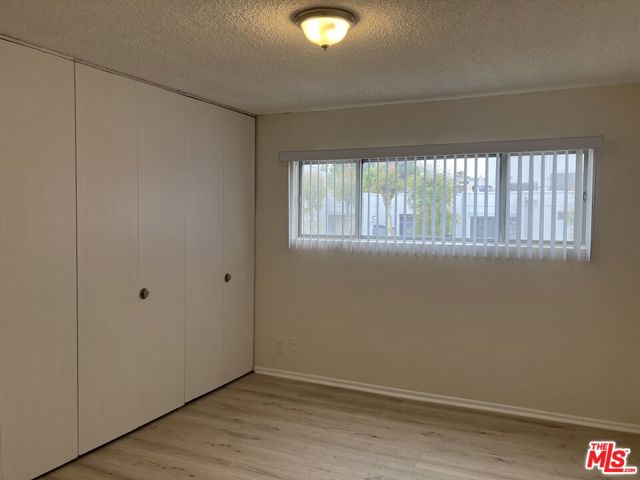 7521 Hampton Avenue, West Hollywood CA: https://media.crmls.org/mediaz/eaa6a0bb-664f-47d3-9c54-b451083a1b97.jpg