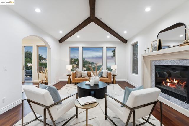 530 Gravatt Dr, Berkeley CA: https://media.crmls.org/mediaz/eaa6c9ce-82a3-45fa-944a-2a8793c4ed2e.jpg