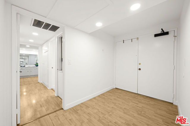 10535 Wilshire Boulevard, Los Angeles CA: https://media.crmls.org/mediaz/eaa6fefb-79de-45e4-adb9-e467f674989e.jpg