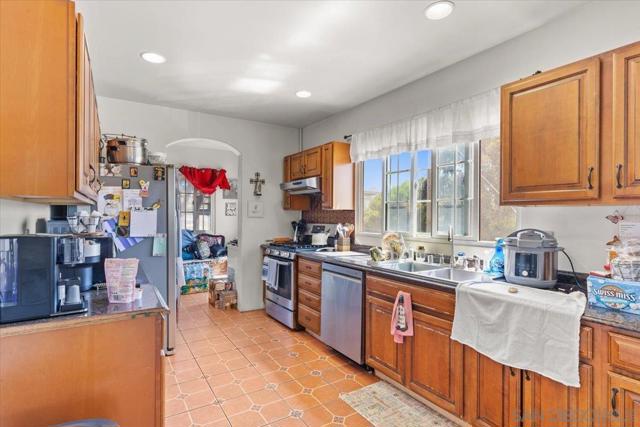2832 34 K St, San Diego CA: https://media.crmls.org/mediaz/eaa725e1-5d70-42e9-9dae-d5efd6d39a02.jpg