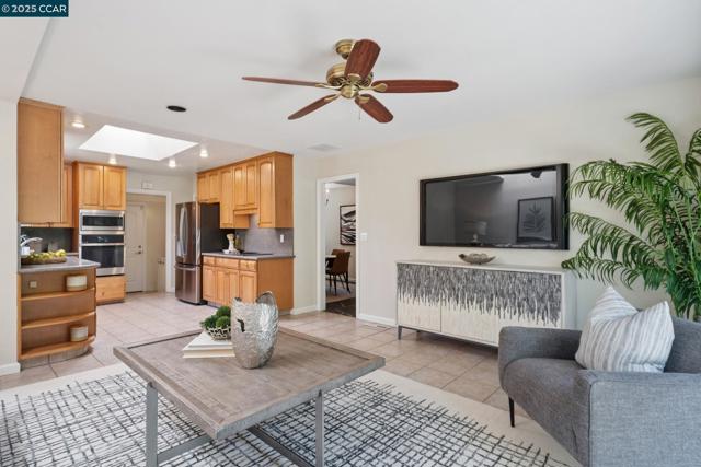 149 Rock Oak Court, Walnut Creek CA: https://media.crmls.org/mediaz/eaa73f3a-6727-4da3-a521-63b3f8438f18.jpg