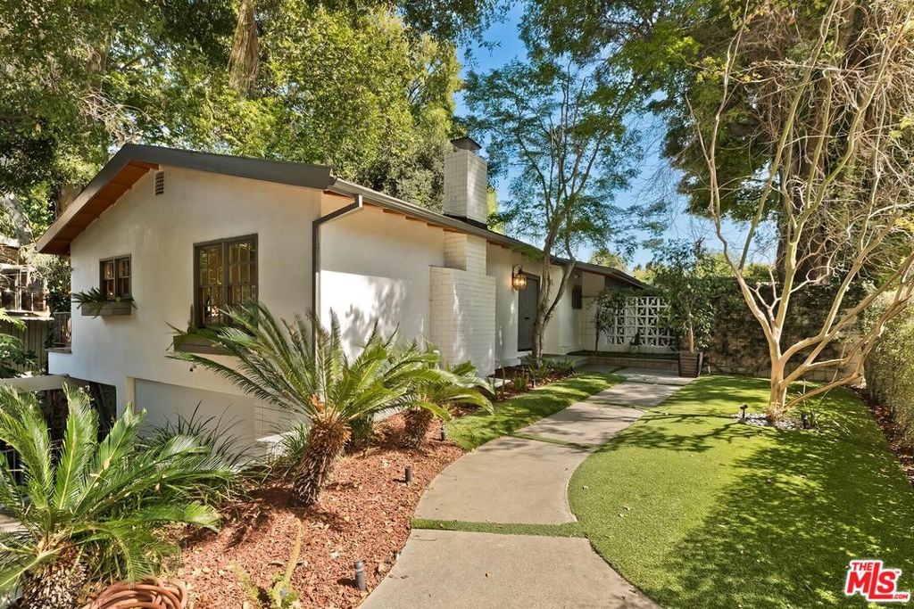 7586 Woodrow Wilson Drive