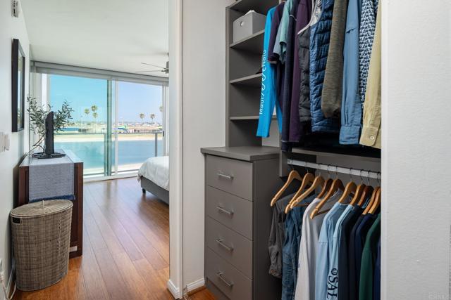 3750 Bayside Walk, San Diego CA: https://media.crmls.org/mediaz/eaa7c115-23ee-4c67-ae9e-5097a3a616fc.jpg