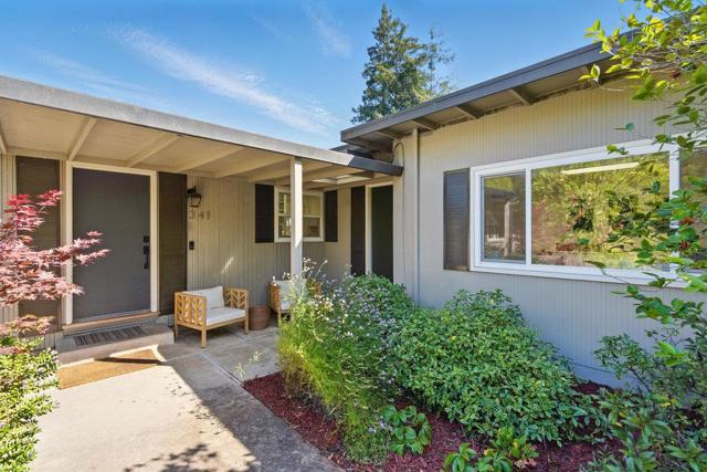 341 Linfield Drive, Menlo Park CA: https://media.crmls.org/mediaz/eaa851c8-5dd2-4012-8903-e7adf69fbaca.jpg