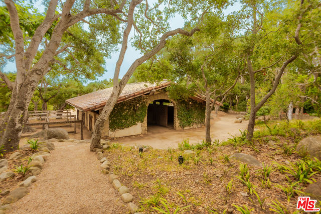405 Toro Canyon Road, Carpinteria CA: https://media.crmls.org/mediaz/eaa95b4b-da35-4eee-b1a6-291dd57ea036.jpg
