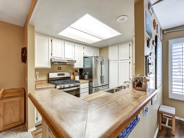 Detail Gallery Image 10 of 31 For 1091 Shadowridge Dr #114,  Vista,  CA 92081 - 2 Beds | 1 Baths