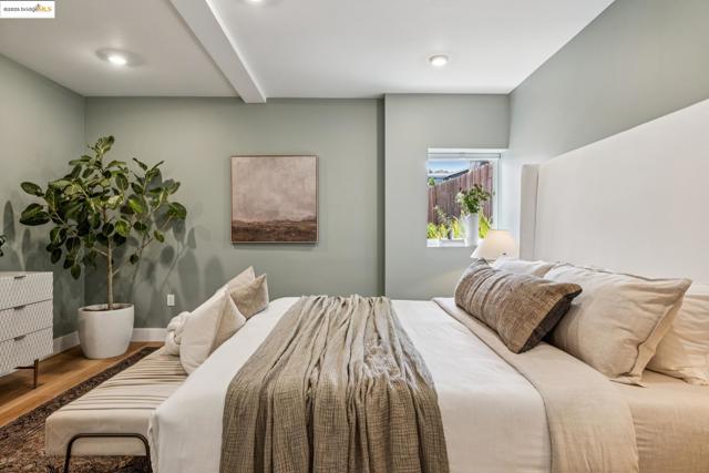 617 59th St, Oakland CA: https://media.crmls.org/mediaz/eaaa5038-def5-4648-85a6-1fac0f128e60.jpg